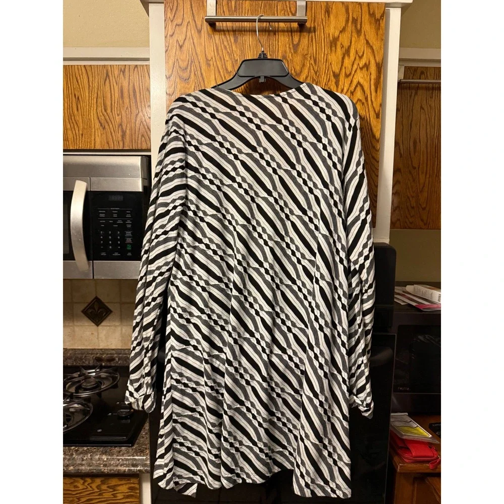 Dana Buchman Womens XL Cardigan Sweater Black White Grey Wavy Stripe Open‎ Front